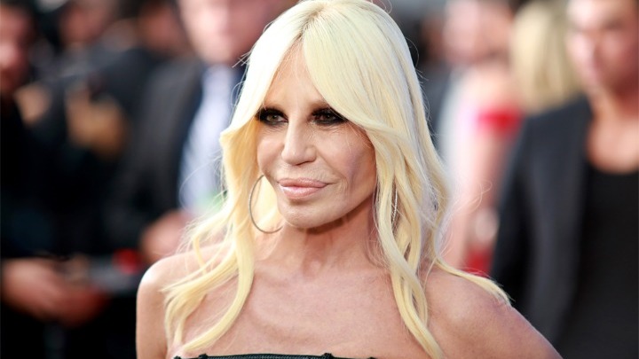 Η Ντονατέλα Βερσάτσε αγόρασε βίλα στη λίμνη Ματζόρε