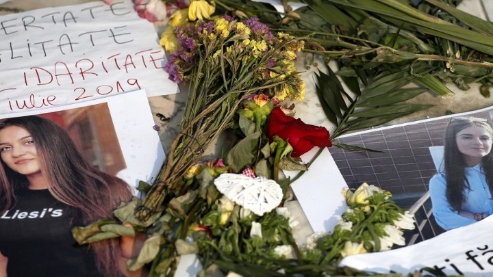 Ρουμανία: Ισόβια κάθειρξη για τους βιαστές μετά τη δολοφονία της 15χρονης