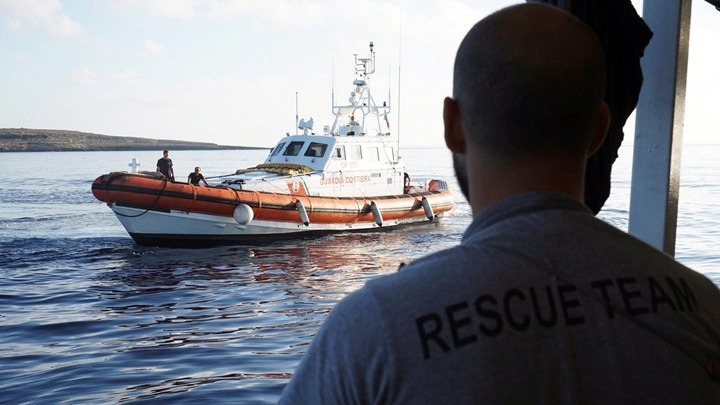 Open Arms: Δεν μπορούμε να αποβιβάσουμε τους μετανάστες στην Ισπανία