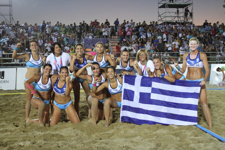 Παράκτιοι: "Χρυσά" αγόρια και κορίτσια - Κυρίαρχες οι εθνικές μας ομάδες στο Beach Handball