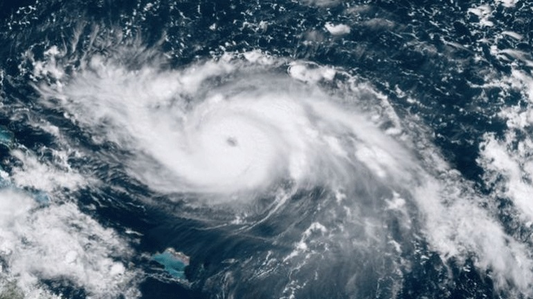 Τυφώνας Ντόριαν: Εκατοντάδες χιλιάδες Αμερικανοί πολίτες εγκαταλείπουν τις ακτές της Νότιας Καρολίνας