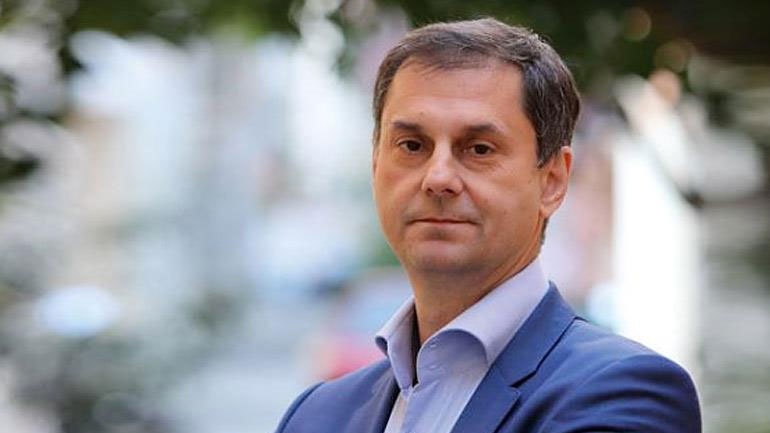 Θεοχάρης: Δεν θα υπάρξει αιφνιδιασμός στη ρύθμιση των βραχυχρόνιων μισθώσεων