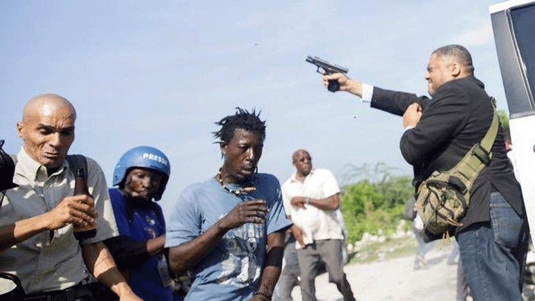 Αϊτή: Γερουσιαστής πυροβόλησε εναντίον διαδηλωτών και τραυμάτισε έναν φωτορεπόρτερ