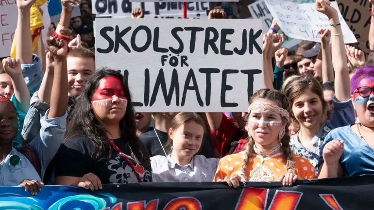 Λαοθάλασσα στο Μόντρεαλ για το κλίμα και την Γκρέτα Τούνμπεργκ
