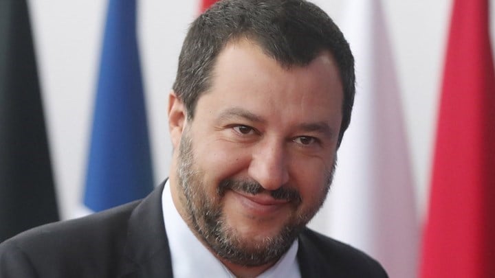 Απαλλάχθηκε ο Σαλβίνι από το πρόστιμο για παράνομη χρήση εναέριων μέσων της αστυνομίας