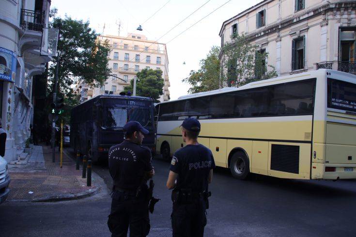 Μεγάλη Αστυνομική επιχείρηση εκκένωσης υπό κατάληψη κτιρίου στην Αθήνα
