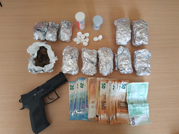 Στα χέρια της ΕΛΑΣ διακινητής ναρκωτικών!