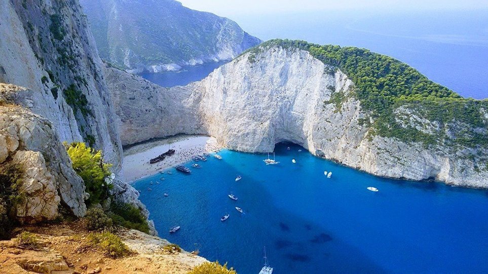 Ζάκυνθος: Αναποδογύρισε σκάφος κοντά στο Ναυάγιο - Βρέθηκαν στην θάλασσα οι τουρίστες