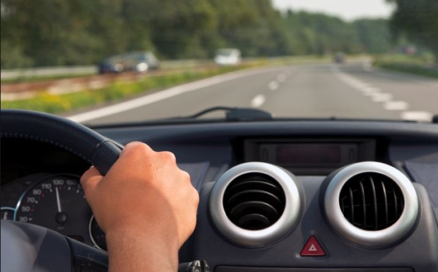 18χρονος συνελήφθη γιατί οδηγούσε χωρίς δίπλωμα