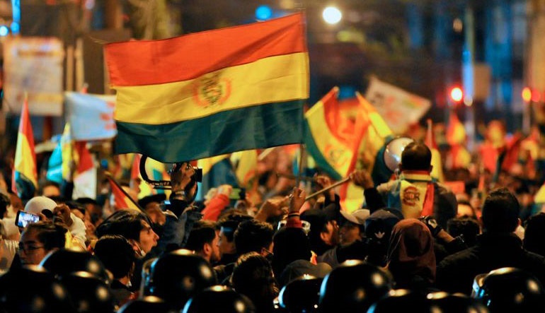 Βολιβία: Διαδηλώσεις και αποκλεισμένοι δρόμοι με τη χώρα διχασμένη για το αποτέλεσμα των εκλογών