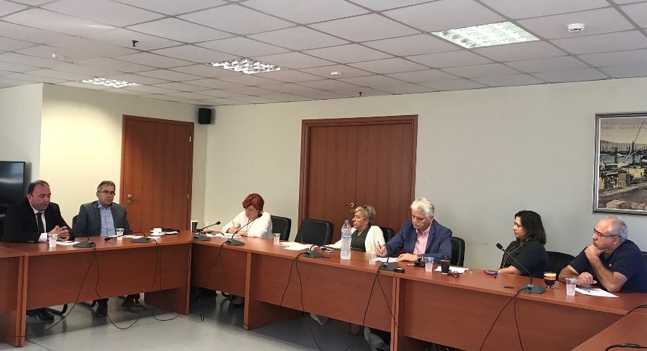 Σκοτσέζικο Εθνικό Κόμμα και Φιλελεύθεροι Δημοκράτες θέλουν πρόωρες εκλογές με προϋπόθεση την αναβολή του Brexit