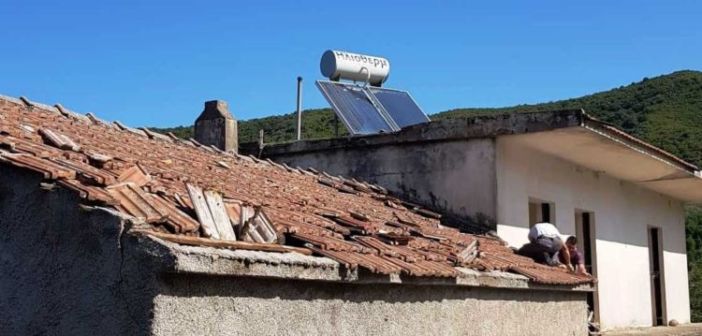 Αιτωλικό: Οι άνεμοι ξήλωσαν σκεπές σπιτιών! ΦΩΤΟ