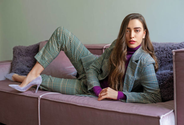 Η Πατρινή Ιόλη Χαραλαμποπούλου ως Ηλέκτρα στο «Λόγω Τιμής»