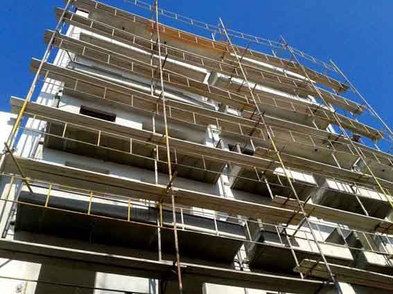 "Πάγωμα" ΦΠΑ στις οικοδομές: Πόσο θα μειωθούν οι τιμές - Τι ισχύει για την έκπτωση φόρου από τις εργασίες επισκευής