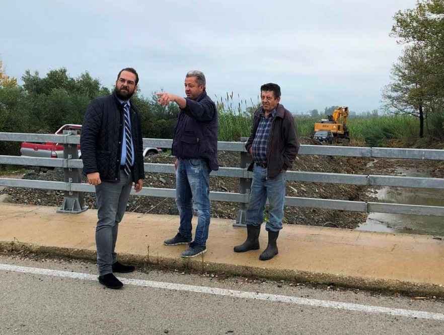 Επίσκεψη Φαρμάκη σε αντιπλημμυρικά έργα στο Αγρίνιο - ΦΩΤΟ