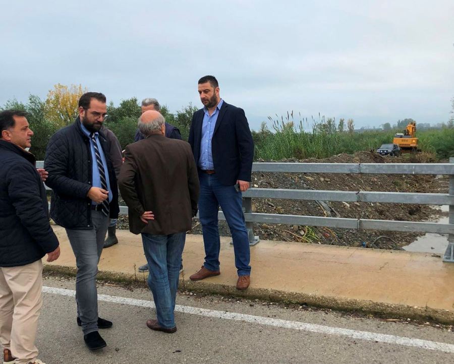 Επίσκεψη Φαρμάκη σε αντιπλημμυρικά έργα στο Αγρίνιο - ΦΩΤΟ