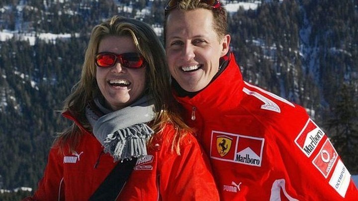 Η σύζυγος του Σουμάχερ "λύνει" τη σιωπή της