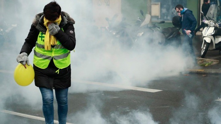 Παρίσι: Δακρυγόνα και συλλήψεις στην επέτειο των «κίτρινων γιλέκων»