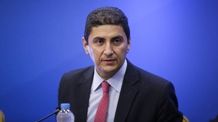 Ο Λευτέρης Αυγενάκης θα συναντηθεί με εκπροσώπους από την ΠΑΕ Ολυμπιακός