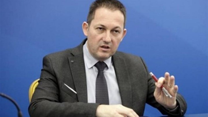 Στέλιος Πέτσας: Αντιδημοκρατική επίθεση στο σπίτι του υπουργού Ανάπτυξης