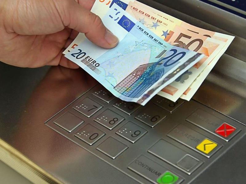 Πάτρα - Καταγγελία: Τράπεζες χρεώνουν προμήθεια στη μισθοδοσία εργαζομένων