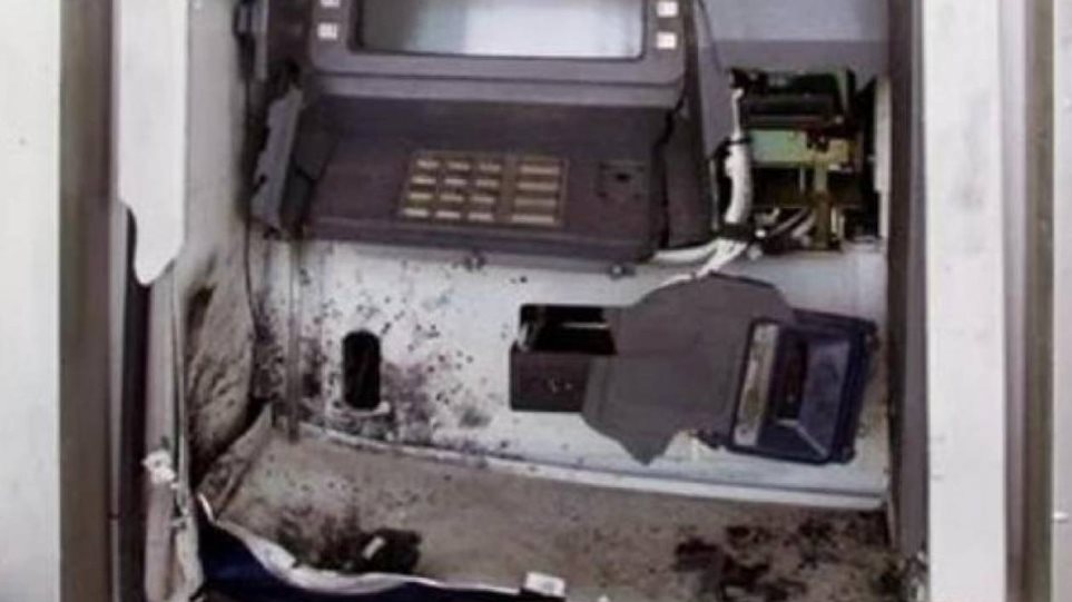 Πυρπόλησαν ΑΤΜ τράπεζας στη Λεωφόρο Αλεξάνδρας