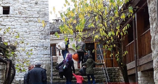 Ιερά Μονή Πορετσού: Μόνο με γυναικόπαιδα από Συρία θα λειτουργήσει η δομή φιλοξενίας