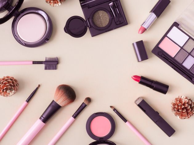 Νέα διαδικτυακή απάτη - Πλήρωσε για κινητό τηλέφωνο και του ήρθαν... καλλυντικά!