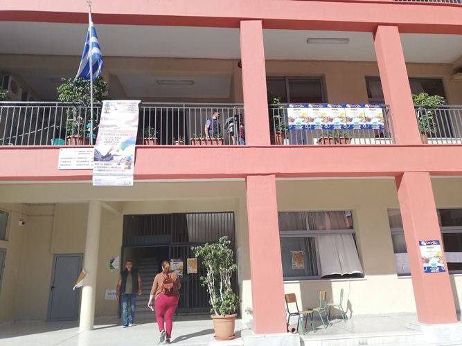 ΕΚΛΟΓΕΣ στο ΤΕΕ: Στις κάλπες οι μηχανικοί - Παρέες, αγωνία, χαμόγελα, πηγαδάκια - ΦΩΤΟΓΡΑΦΙΕΣ