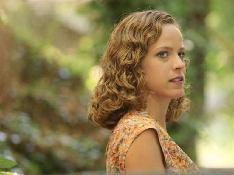 Στην Πάτρα για το μνημόσυνο της γιαγιάς της η Έλλη Τρίγγου