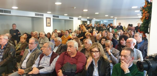 Επιστολή του Έλληνα πρώην συζύγου της Πάμελα Άντερσον στον Μάκη Βορίδη για τα γαϊδουράκια της Σαντορίνης