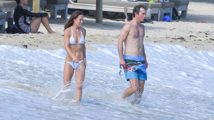 Pippa Middleton: Γιόρτασε τα Χριστούγεννα με μαγιό σε παραδεισένιο νησί της Καραϊβικής