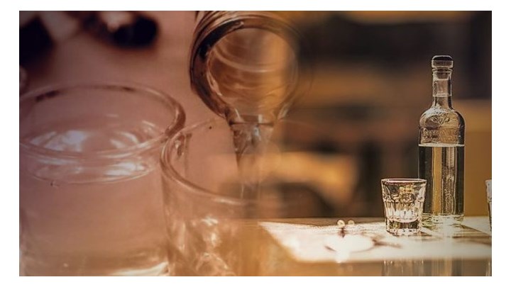 Κομισιόν: Αυξήστε τον ΕΦΚ σε τσίπουρο και τσικουδιά