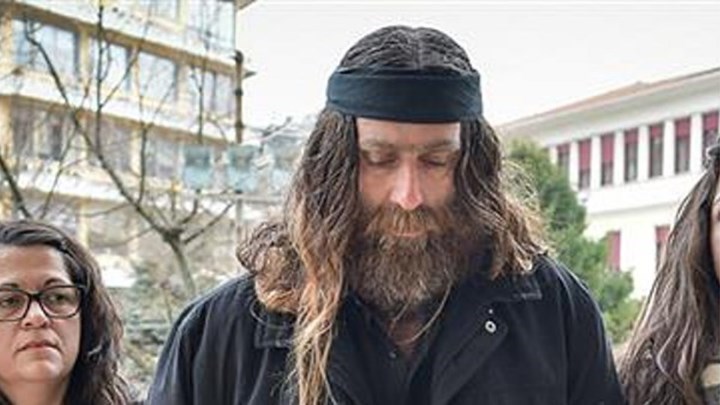 Αθώος ο πατέρας του Βαγγέλη Γιακουμάκη