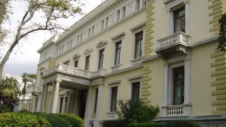 Άρωμα γυναίκας στο Προεδρικό - Το παρασκήνιο και τα ονόματα που "παίζουν"