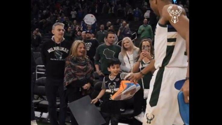 Αντετοκούνμπο: Έδωσε και πάλι τα παπούτσια του σε έναν τυχερό πιτσιρικά