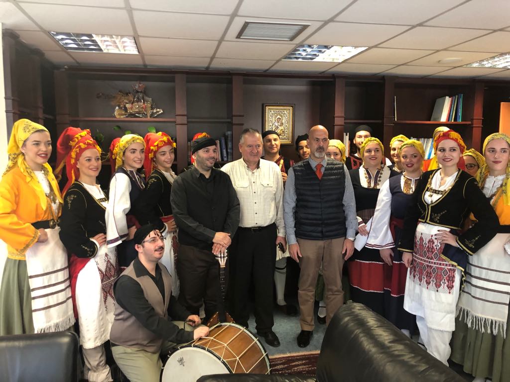 Έψαλαν τα πελοποννησιακά κάλαντα στον Αντιπεριφερειάρχη Χαράλαμπο Μπονάνο