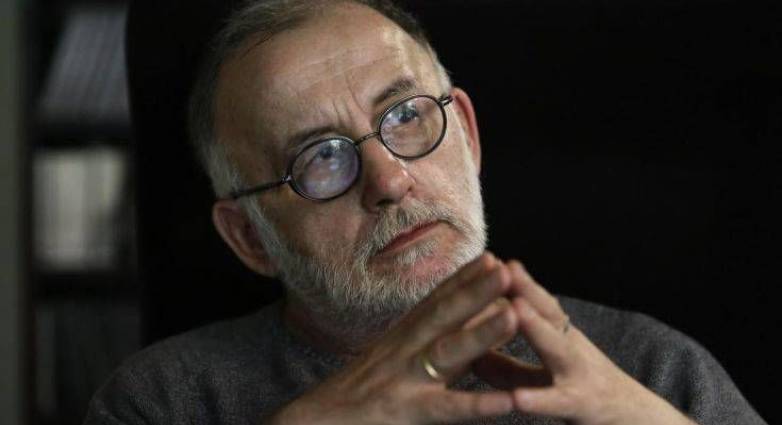 Δημοσία δαπάνη σήμερα η πολιτική κηδεία του Θάνου Μικρούτσικου - Τι ζητά η οικογένειά του