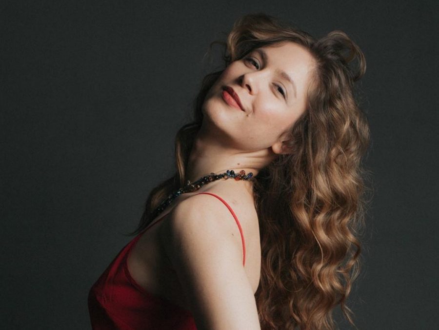 Η Αθανασία Κουρκάκη είναι το νέο πρόσωπο που μπαίνει στις Άγριες Μέλισσες