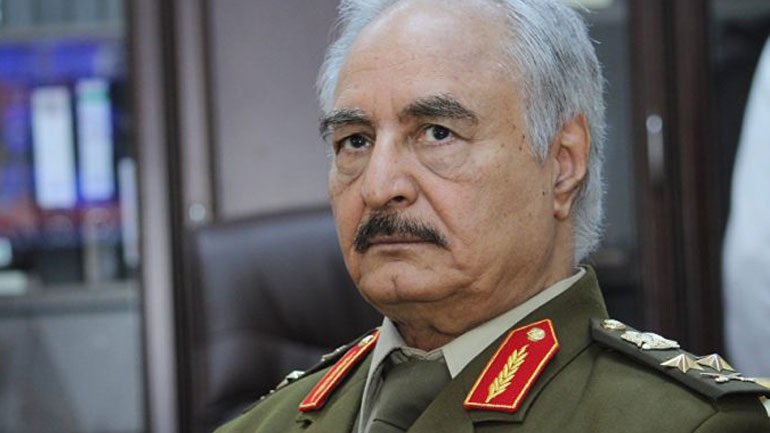 Ο Χάφταρ απορρίπτει την κατάπαυση του πυρός στη Λιβύη