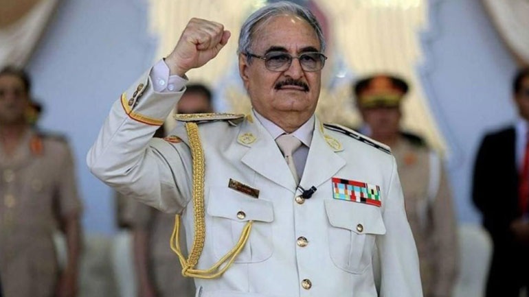 Έφτασε στο Βερολίνο για τη Διάσκεψη για τη Λιβύη ο Χαλίφα Χαφτάρ