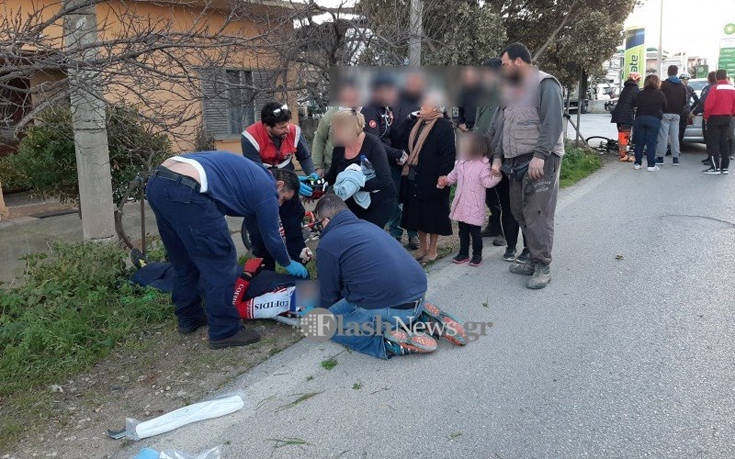 Αυτοκίνητο συγκρούστηκε με ποδηλάτες στην Κρήτη – Τουλάχιστον 3 τραυματίες