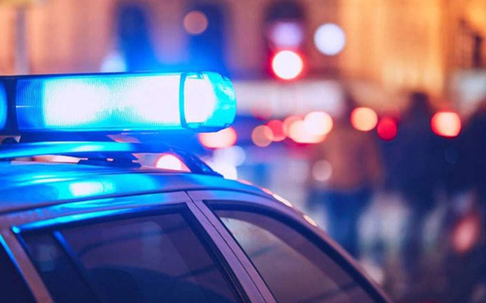 Μπαράζ εμπρηστικών επιθέσεων τη νύχτα στην Αττική