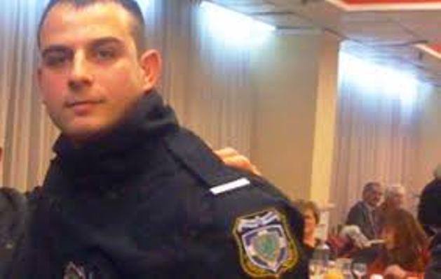 Ο βραβευμένος πατρινός αστυνομικός που βούτηξε στα παγωμένα νερά του Ατλαντικού για να πιάσει τον Σταυρό! ΦΩΤΟ