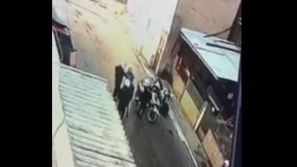 Αμετανόητος ο αστυνομικός που χτύπησε τον 11χρονο: Με έβρισε, εκνευρίστηκα και τον χαστούκισα