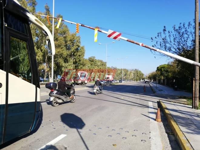 Πάτρα: "Κόλλησαν" οι μπάρες του Προαστιακού - Πως διεξάγεται η κυκλοφορία - ΦΩΤΟ