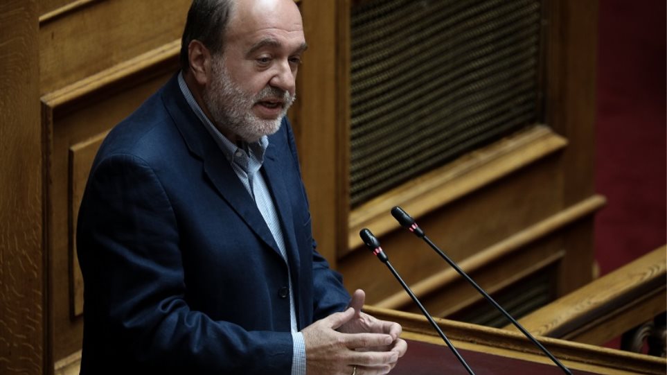 Βουλή: Στο νοσοκομείο θα διανυκτερεύσει ο Τρύφων Αλεξιάδης μετά από λιποθυμικό επεισόδιο