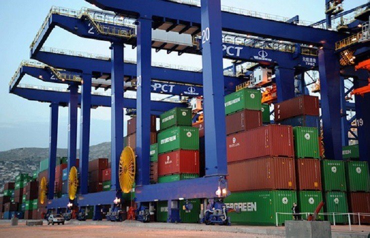 Ναυτιλία: Καθυστερούν βασικές εισαγωγές στην Κίνα λόγω του ιού