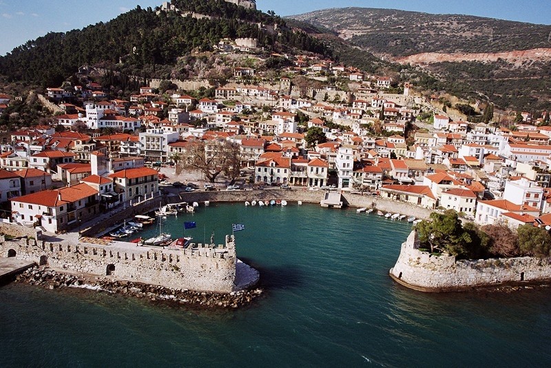 Ναύπακτος: Ληστεία με απειλή μαχαιριού σε φαρμακείο