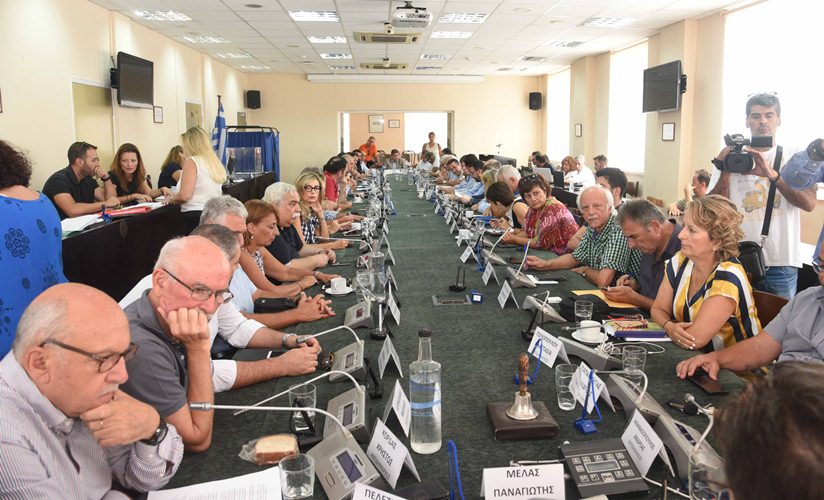 Πάτρα - Δημοτικό Συμβούλιο: Παρακολουθείστε ΖΩΝΤΑΝΑ τη σημερινή συνεδρίαση για το θαλάσσιο μέτωπο